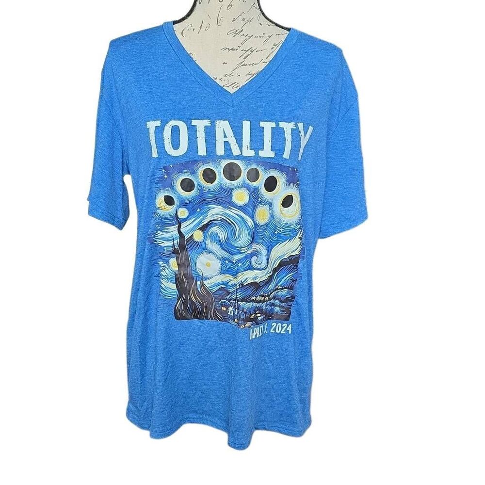 Women's Size Large Blue Totality Eclipse Short Sleeve V-Neck T-shirt